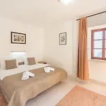 R Club Apartments Old Town Budva