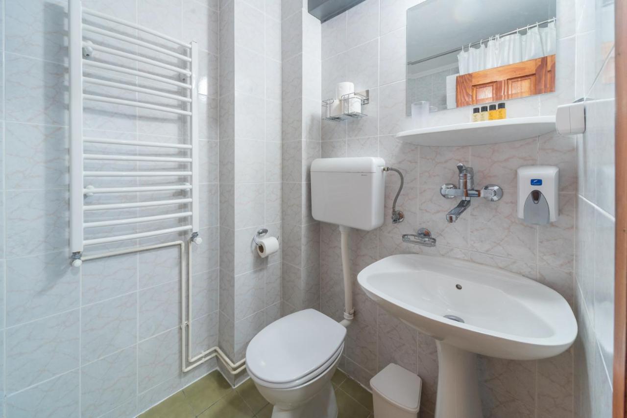 R Club Old Town Apartman