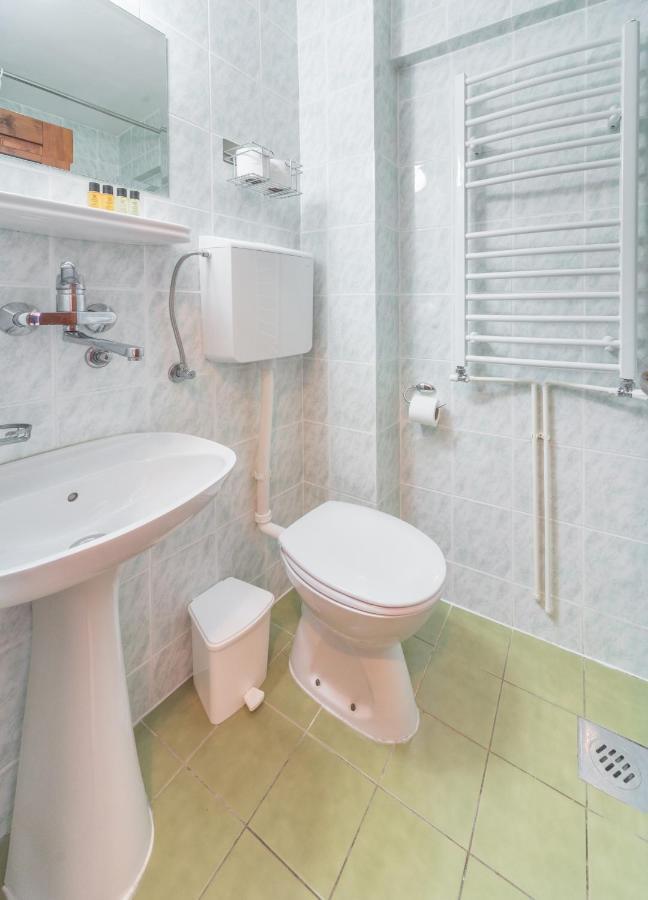 R Club Old Town Apartman *