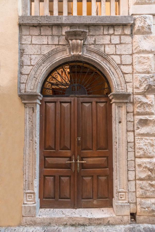 Apartman R Club Old Town Budva