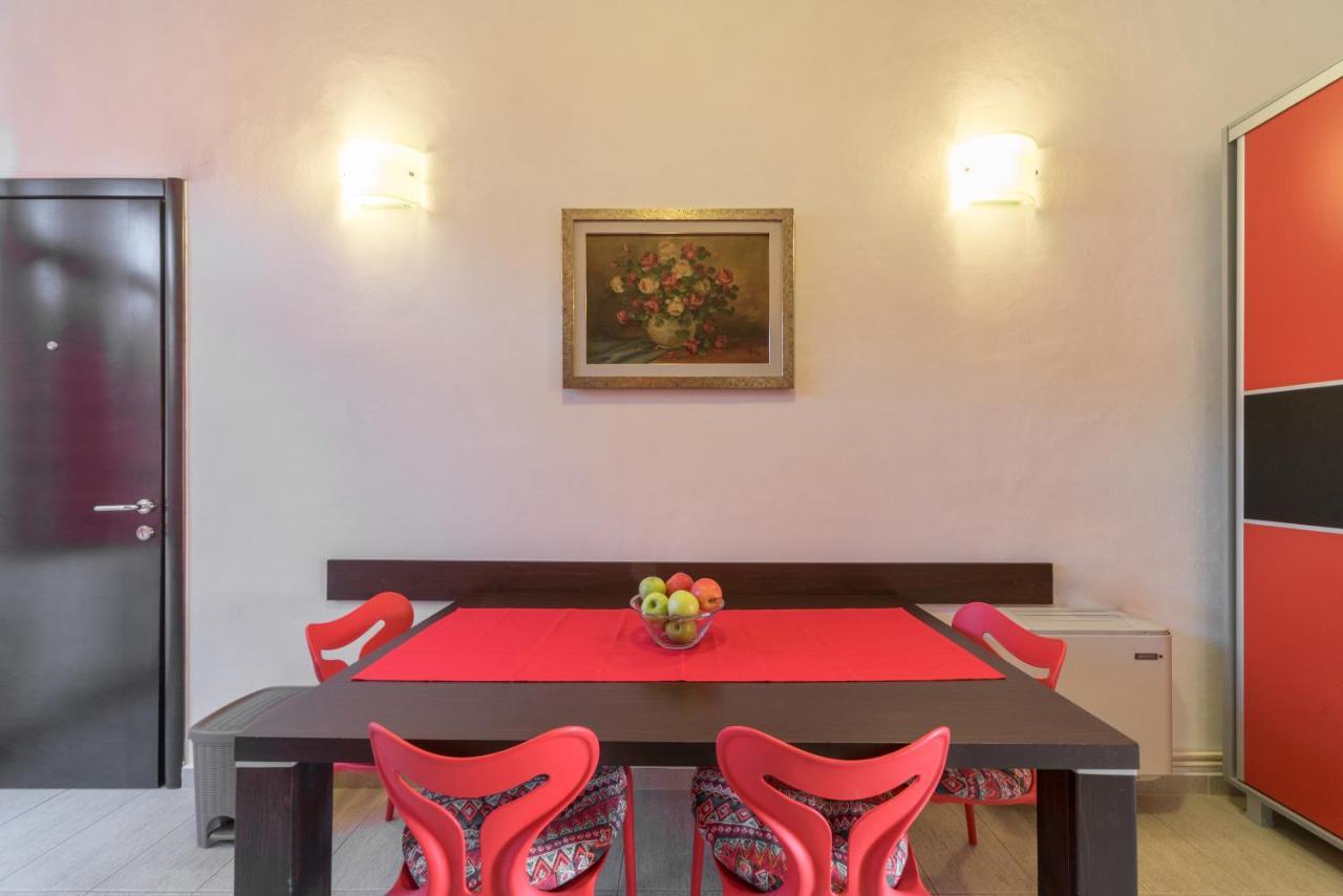 R Club Old Town Apartman