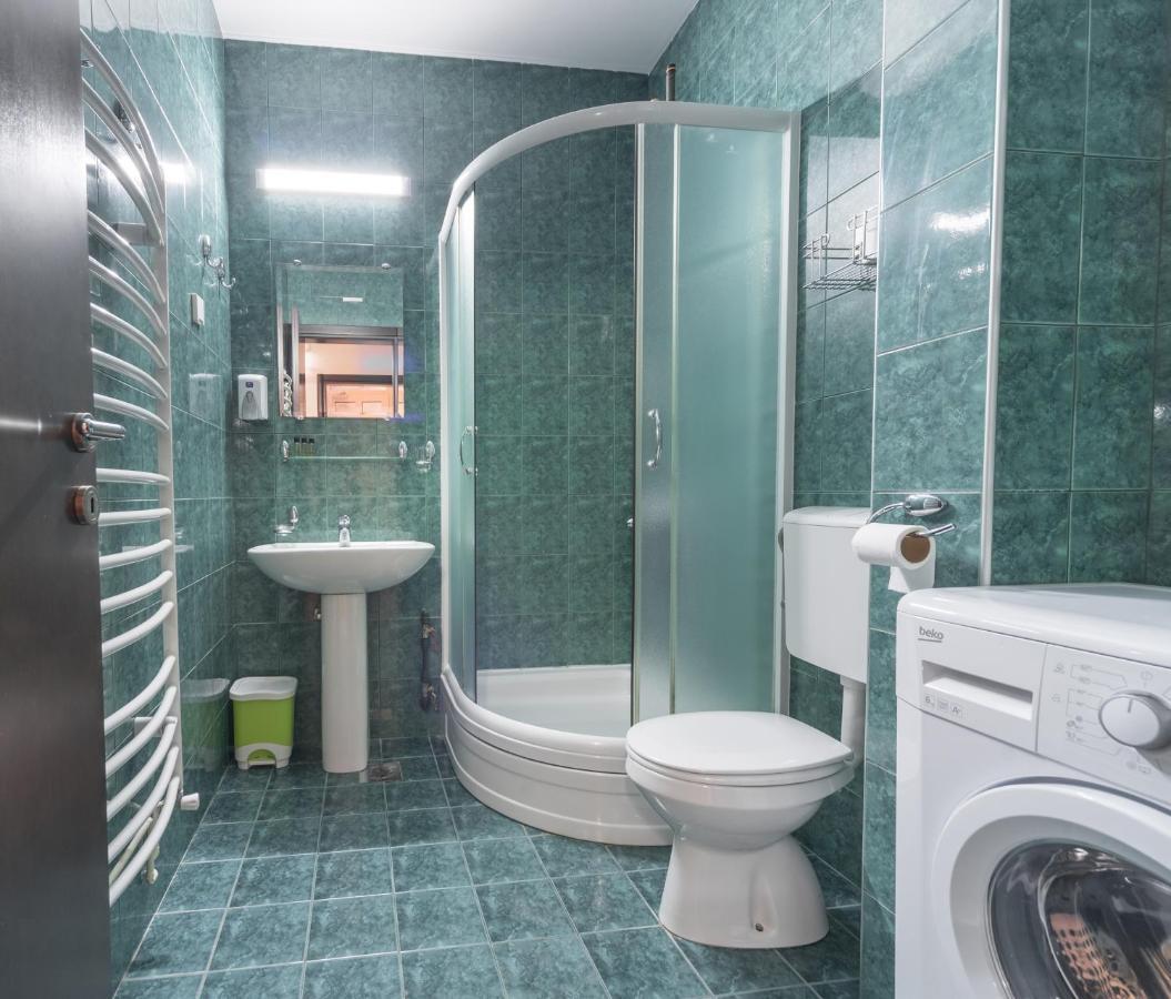 R Club Old Town Apartman *
